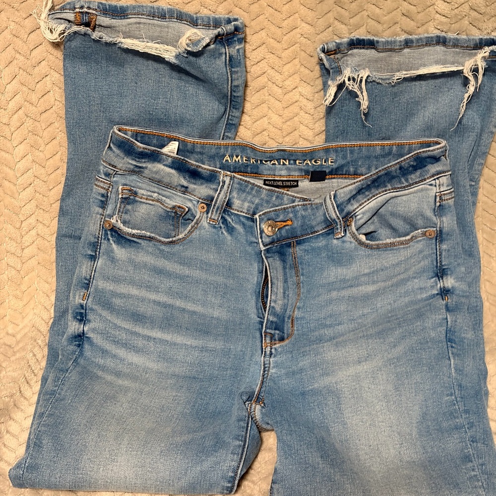 American Eagle Outfitters Light Blue Frayed Hem Cropped Jeans